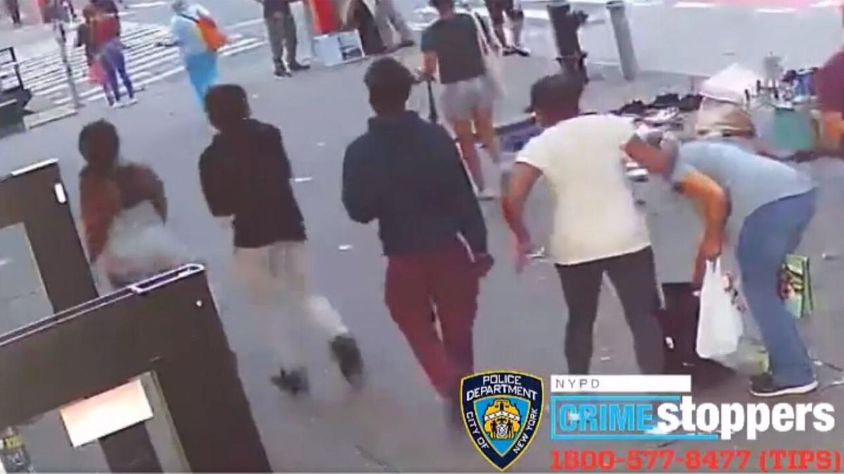 Elderly NYC Woman Punched in the Face After Teens Grab Purse: NYPD