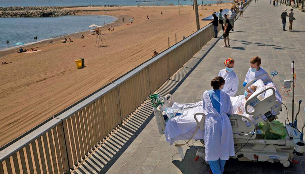 Spanish Doctors Hope Short Beach Trips Can Help COVID-19 Patients in the ICU