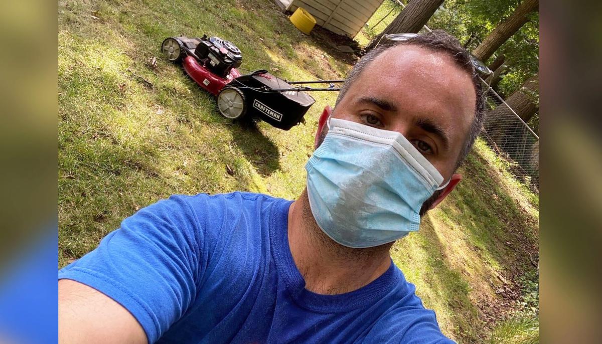 Man Starts Free Lawn-Mowing Service for Seniors After Losing His Job to COVID-19