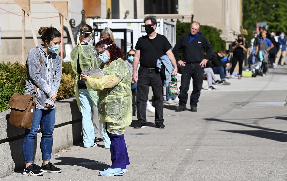 As COVID-19 Cases Surge in Ontario and Quebec, Merit of Another Full-Scale Lockdown Questioned