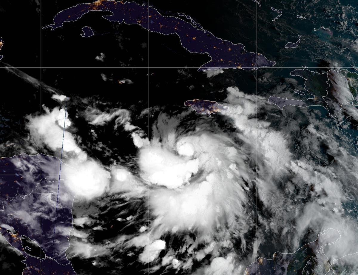 Major Hurricane Brews in Gulf of Mexico, Threatens Louisiana, Florida