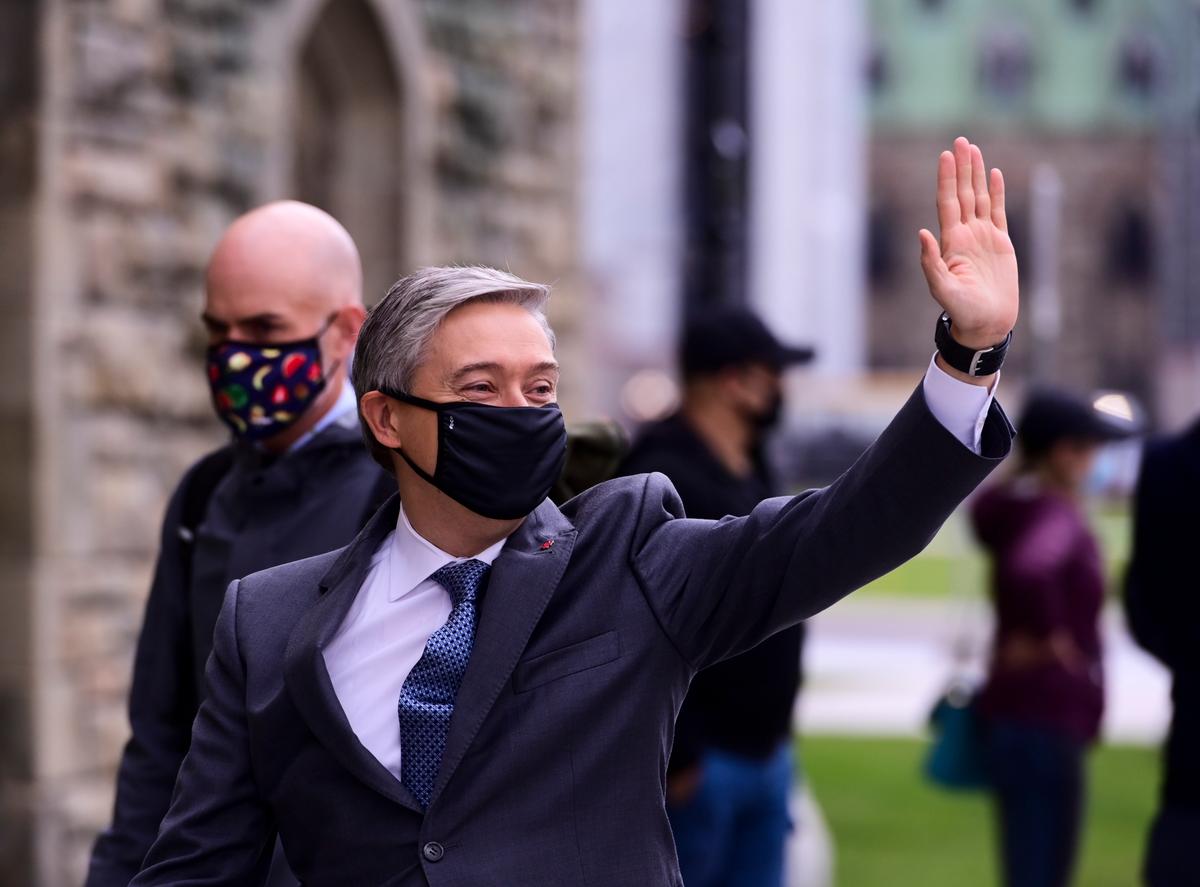 Champagne to Meet Belarus Opposition Leader on 4-Country Europe Trip