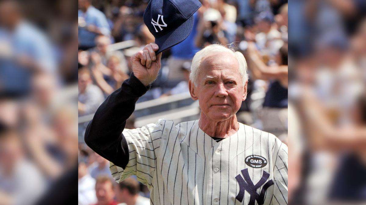 Yankees’ ‘Chairman of the Board’ Whitey Ford Dies at 91