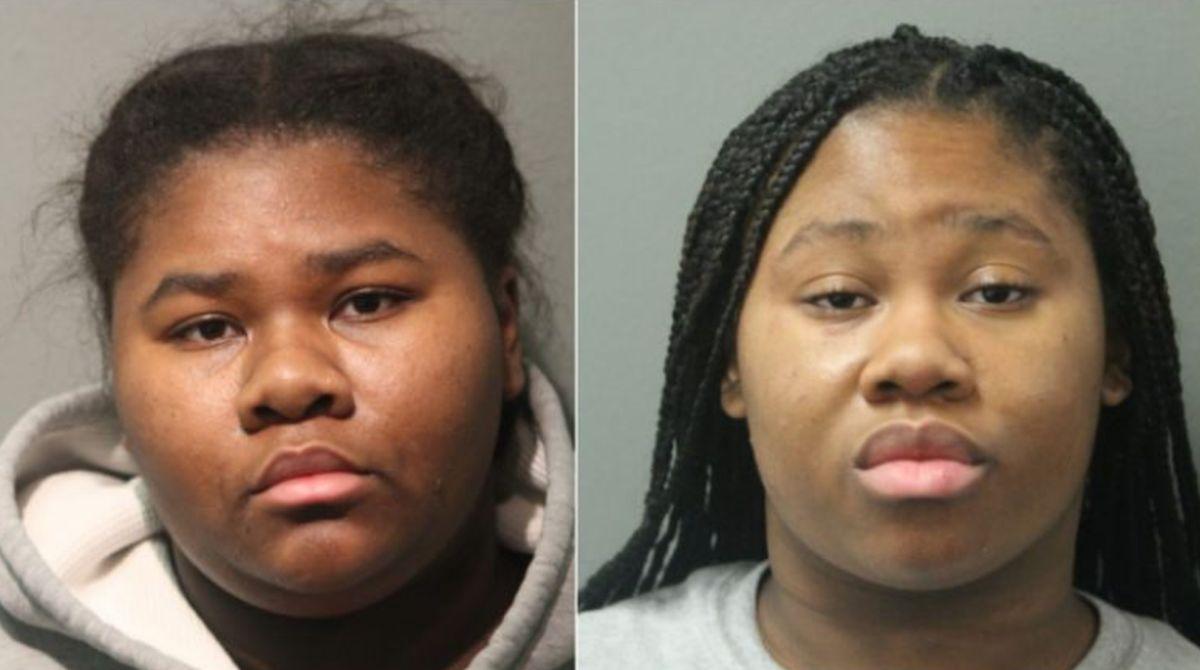 Woman Stabs Employee 27 Times After Being Told to Wear Mask in Chicago Store: Police