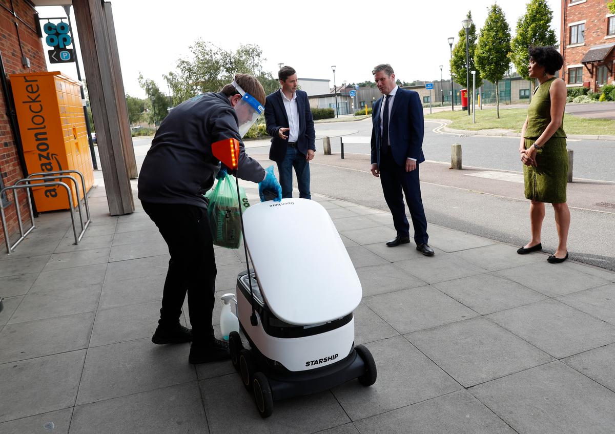 Walmart Abandons Shelf-Scanning Robots, Lets Humans Do Work