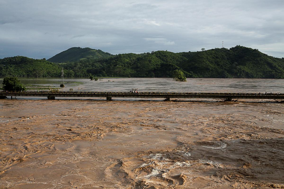 NHC Issues Tropical Storm Warning for South Florida As Eta Regains Strength