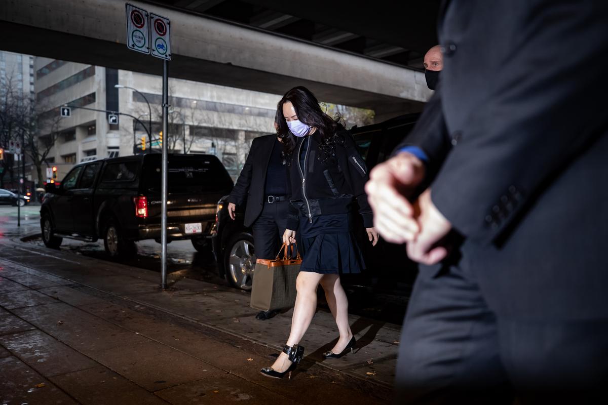 RCMP Officer Denied Giving Passcodes to Meng Wanzhou’s Devices to FBI, Defence Lawyers Seeking to Prove Otherwise