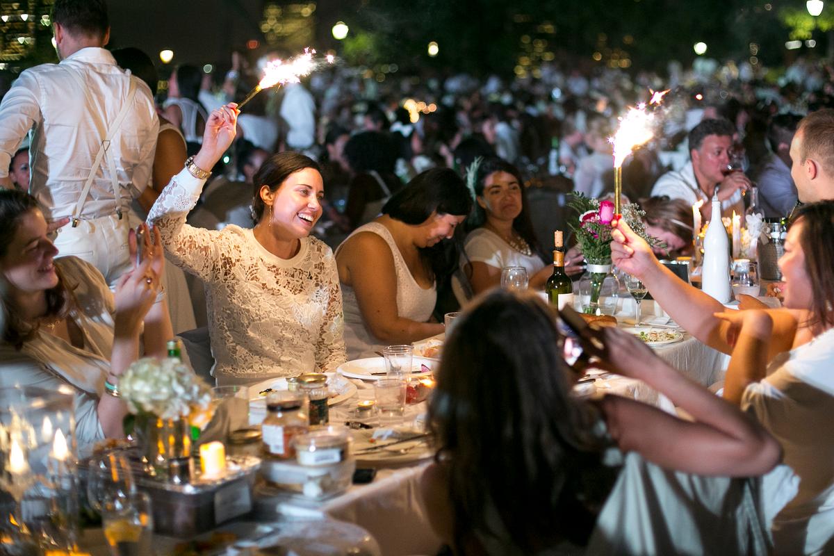 Al Fresco: Dining Outdoor in Style