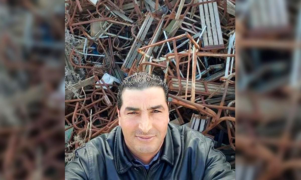 Tunisian Man Transforms Broken Furniture Into Brand-New Benches, Desks for Impoverished Schools