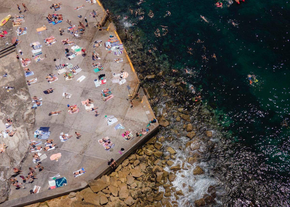 Sydney, Inland Regions Bake in 40 Degree Heatwave