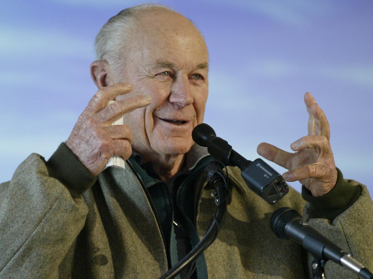 Gen. Chuck Yeager, ‘Right Stuff’ Test Pilot Who Broke Sound Barrier, Dead at 97