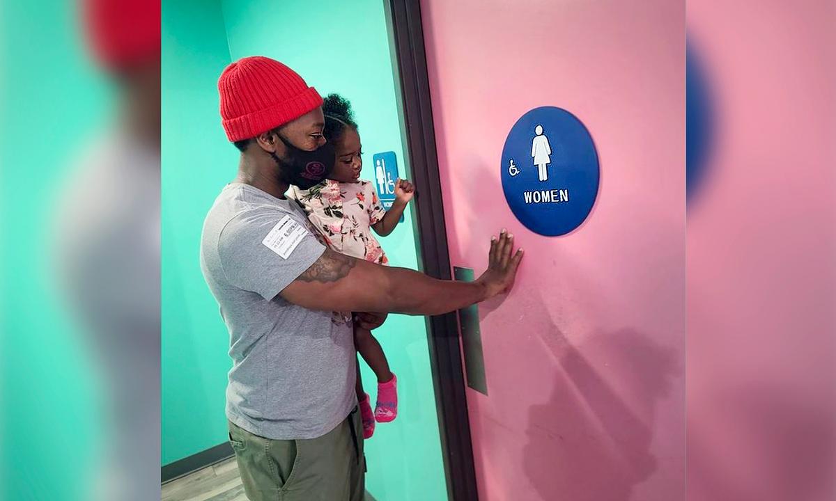 Dad’s Viral Post on Instagram Says Why He Refuses to Take Daughter Into Men’s Room