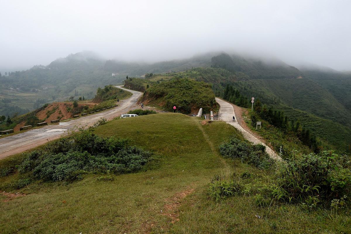 China Reportedly Fortifies Southwestern Border to Keep Citizens From Fleeing