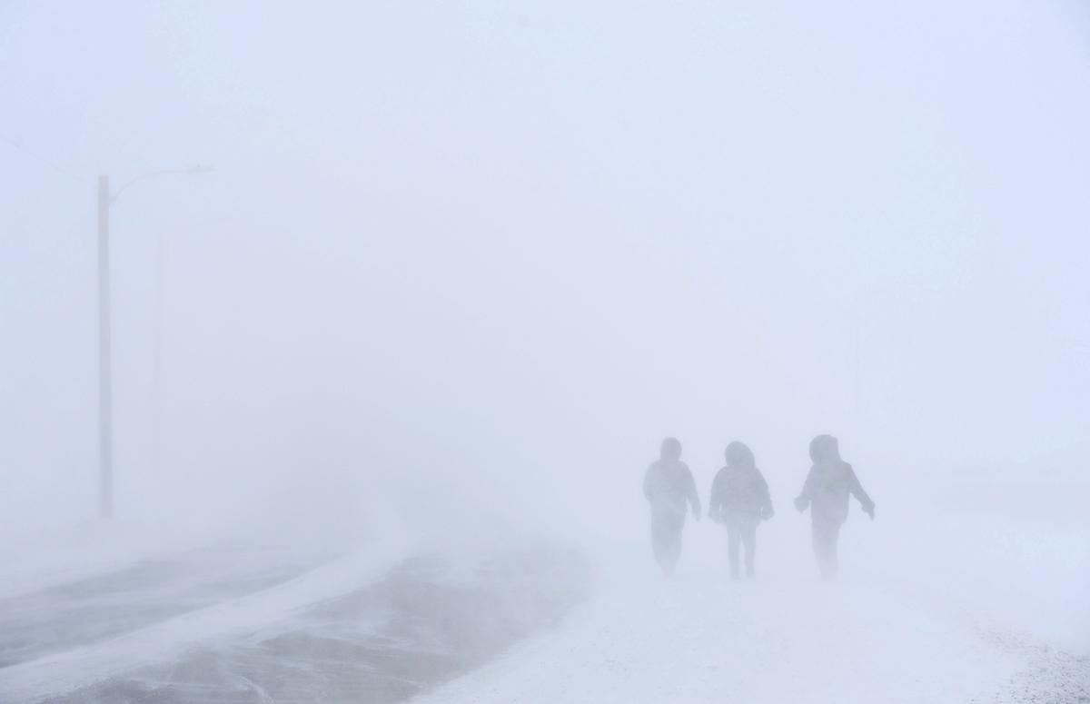 Blizzard Blasts Nunavut, 135 km/h Winds Rip Off Stairs and Crush Cabins