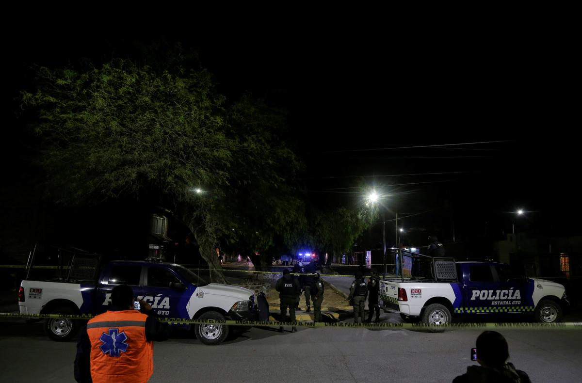Nine Killed in Armed Attack on Wake in Central Mexico