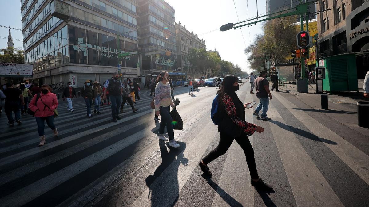 One Dead After Fire Hits Mexican Capital’s Subway Headquarters