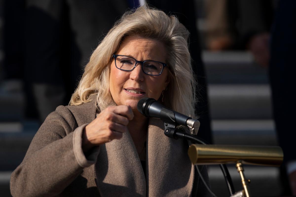 Conservatives Call for Liz Cheney’s Ouster From GOP Leadership for Supporting Impeachment