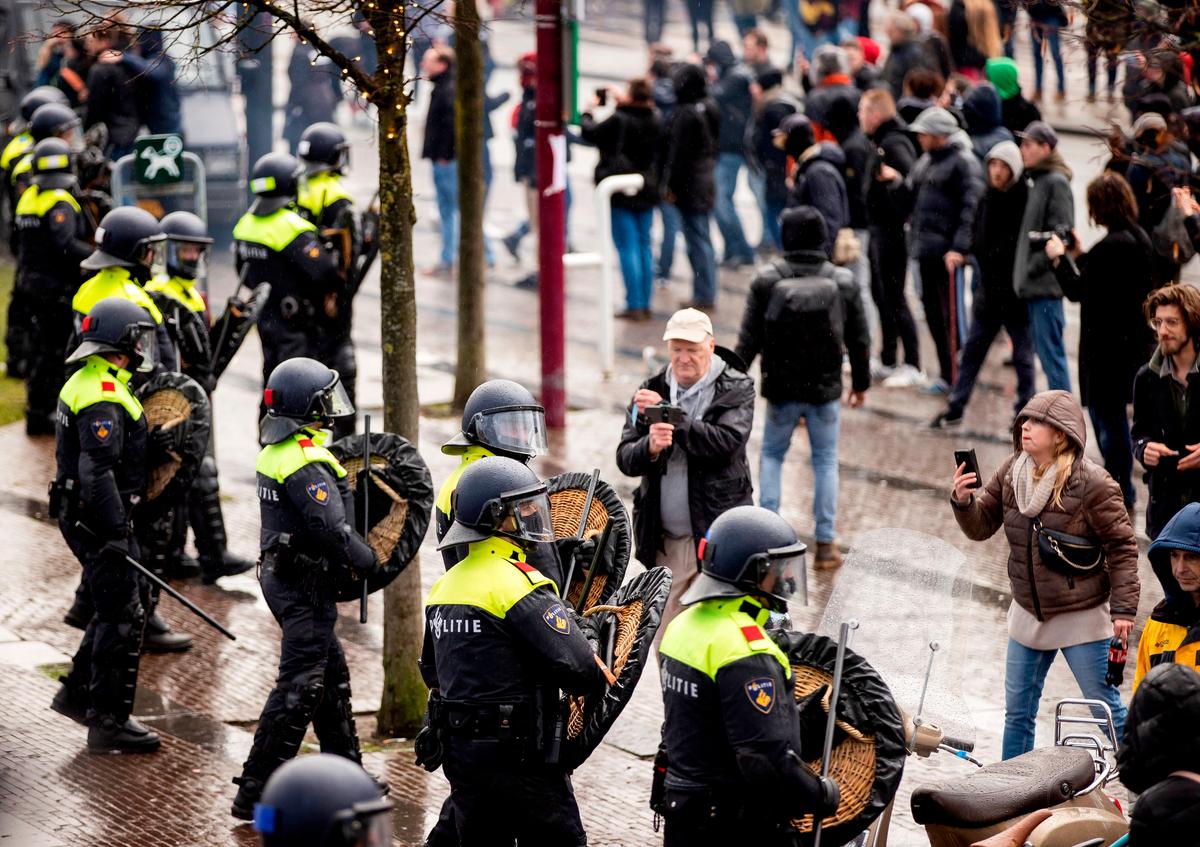Thousands Protest in Amsterdam Against CCP Virus Lockdown