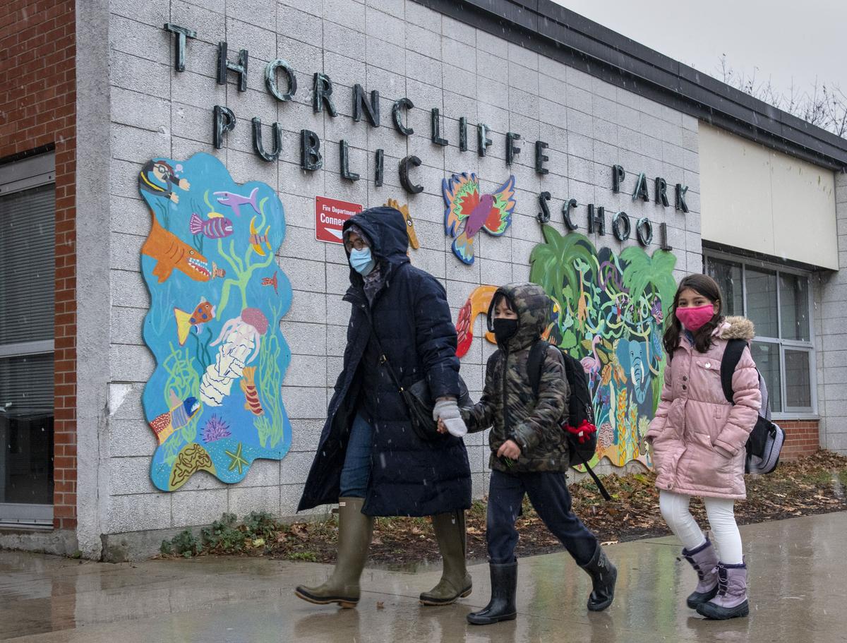 Over 100,000 Ontario Students Return to In-person Learning