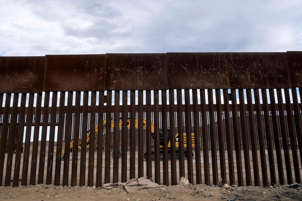 Border Patrol Agents Arrest 11 Iranians in Arizona Who Illegally Entered US