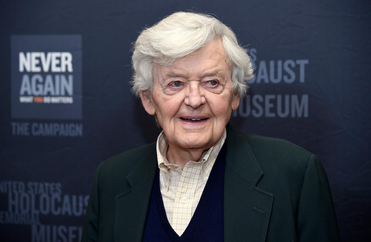 Hal Holbrook, Prolific Actor Who Played Twain, Dies at 95