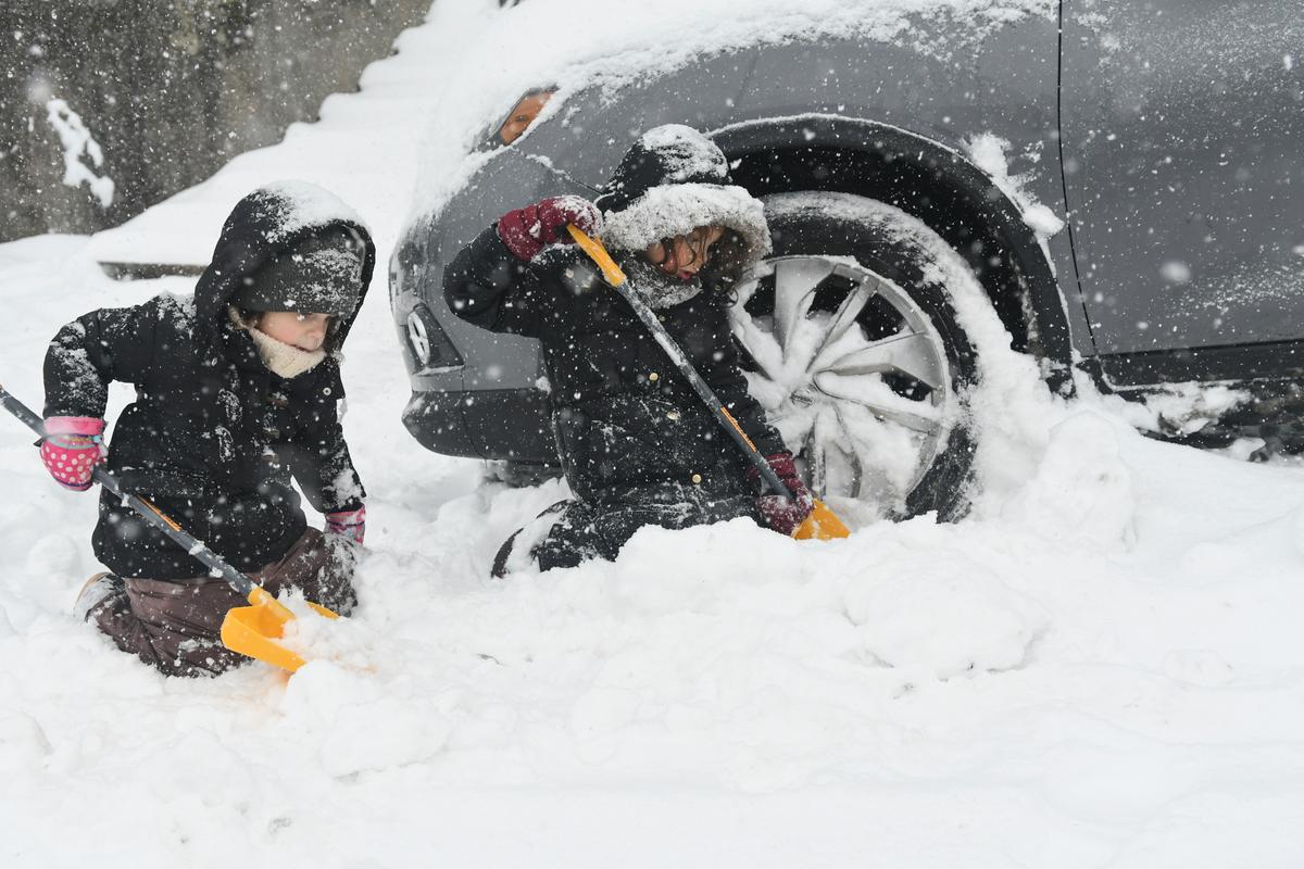 Sprawling Winter Storm Hits More of Northeast, Dumping Snow