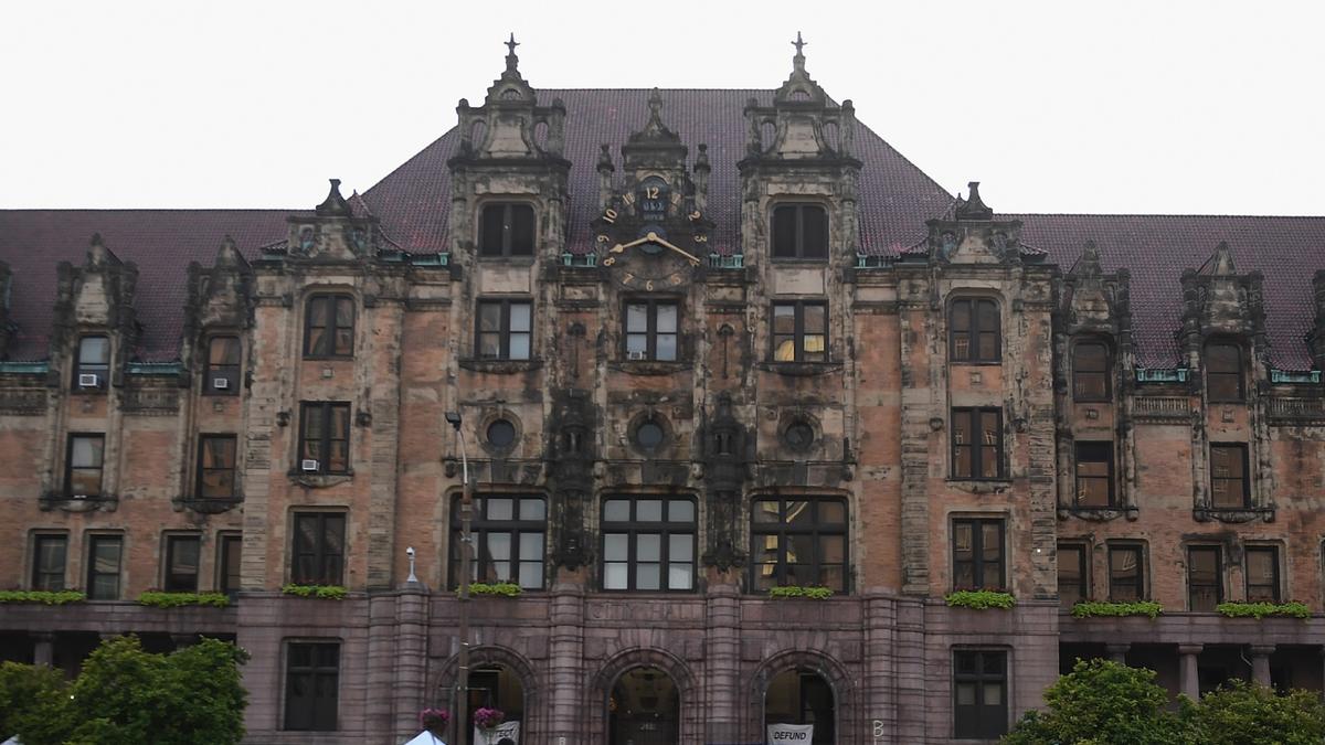 Inmates at St. Louis Jail Set Fires, Break Out Windows