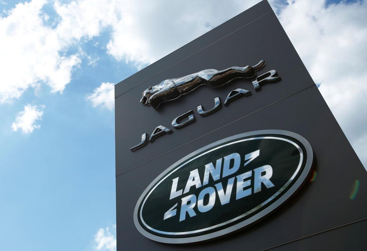 Jaguar Land Rover Recalls 170,000 Vehicles Over Loss of Drive Power