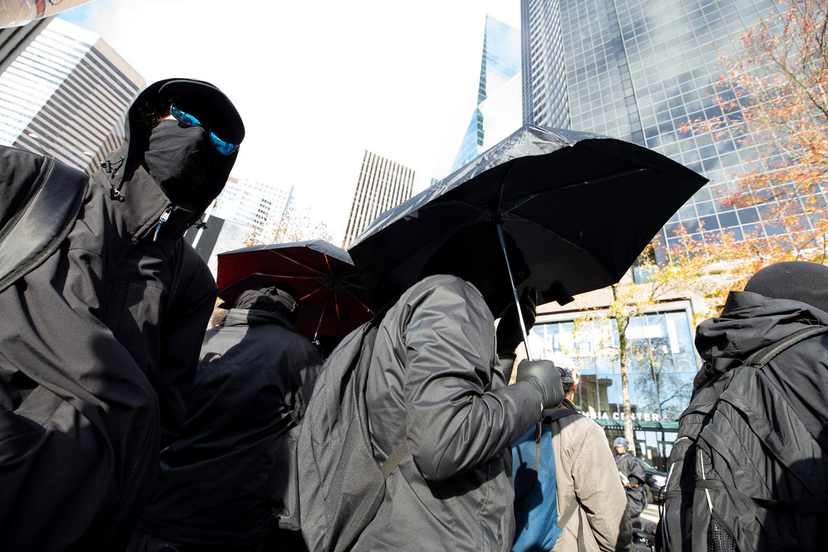 Antifa March in Seattle, Assaulting People and Damaging Businesses