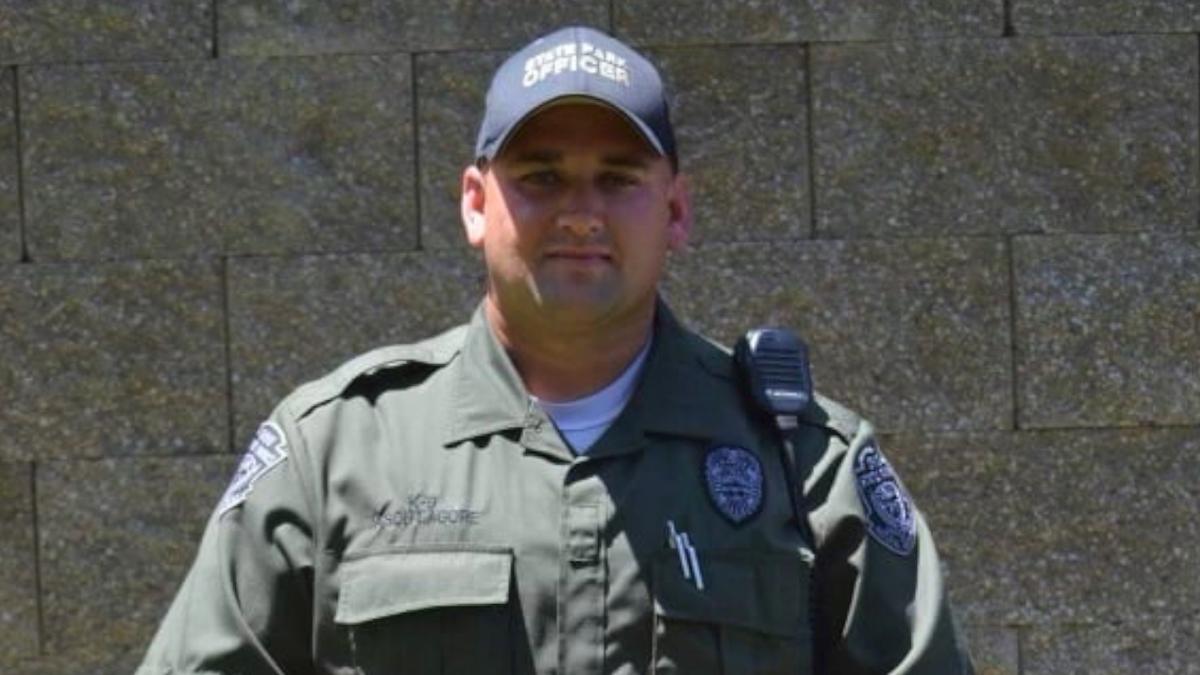 Officer Dies Trying to Rescue 2 Teenagers Who Fell Through Ice in Ohio Lake