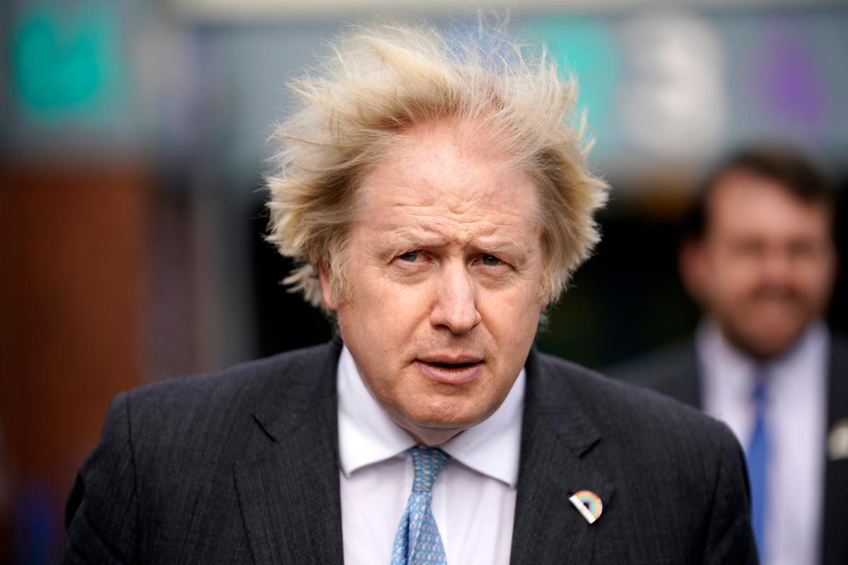 UK Seeks Missing Patient With Brazilian COVID Variant as PM Defends Border Measures