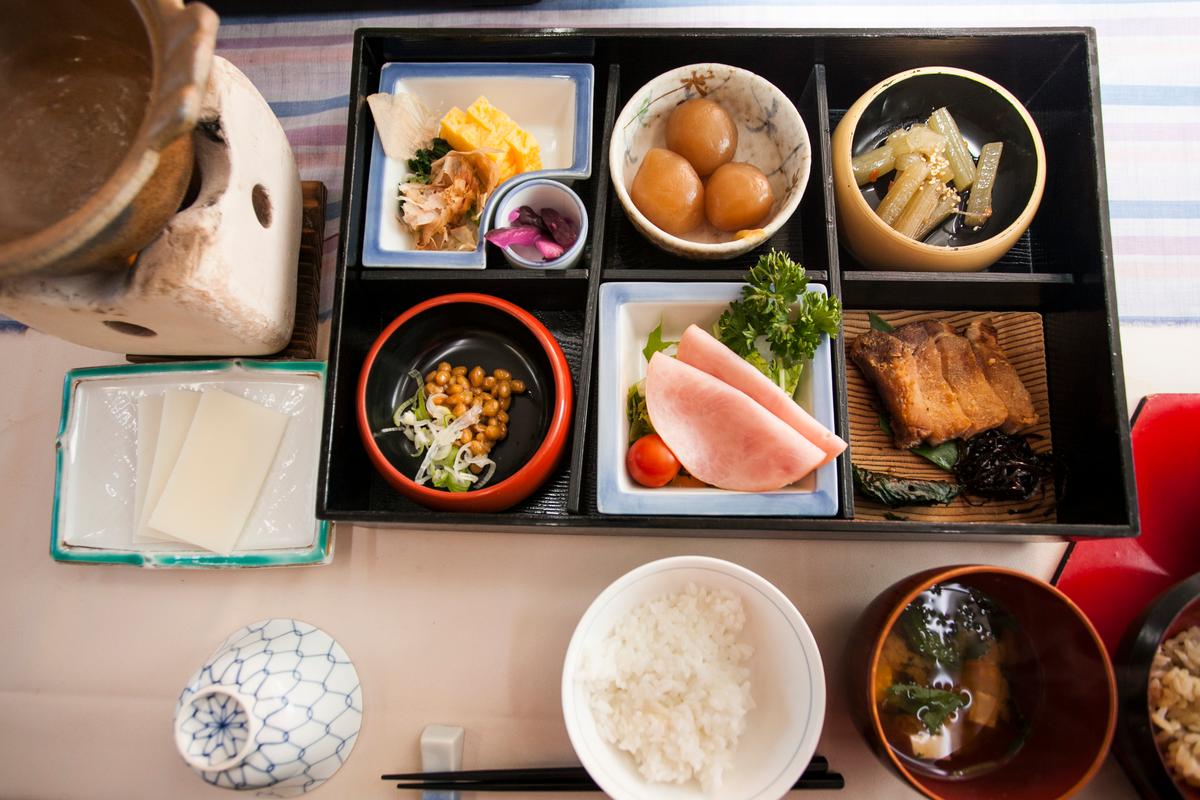 A spread of breakfast dishes at the Yunohara Inn, Akakura Onsen, Japan. (Annie Wu/The Epoch Times)