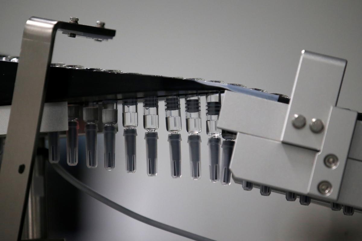 Citing Lack of Data, Polish Health Minister Does Not Recommend Chinese Shot