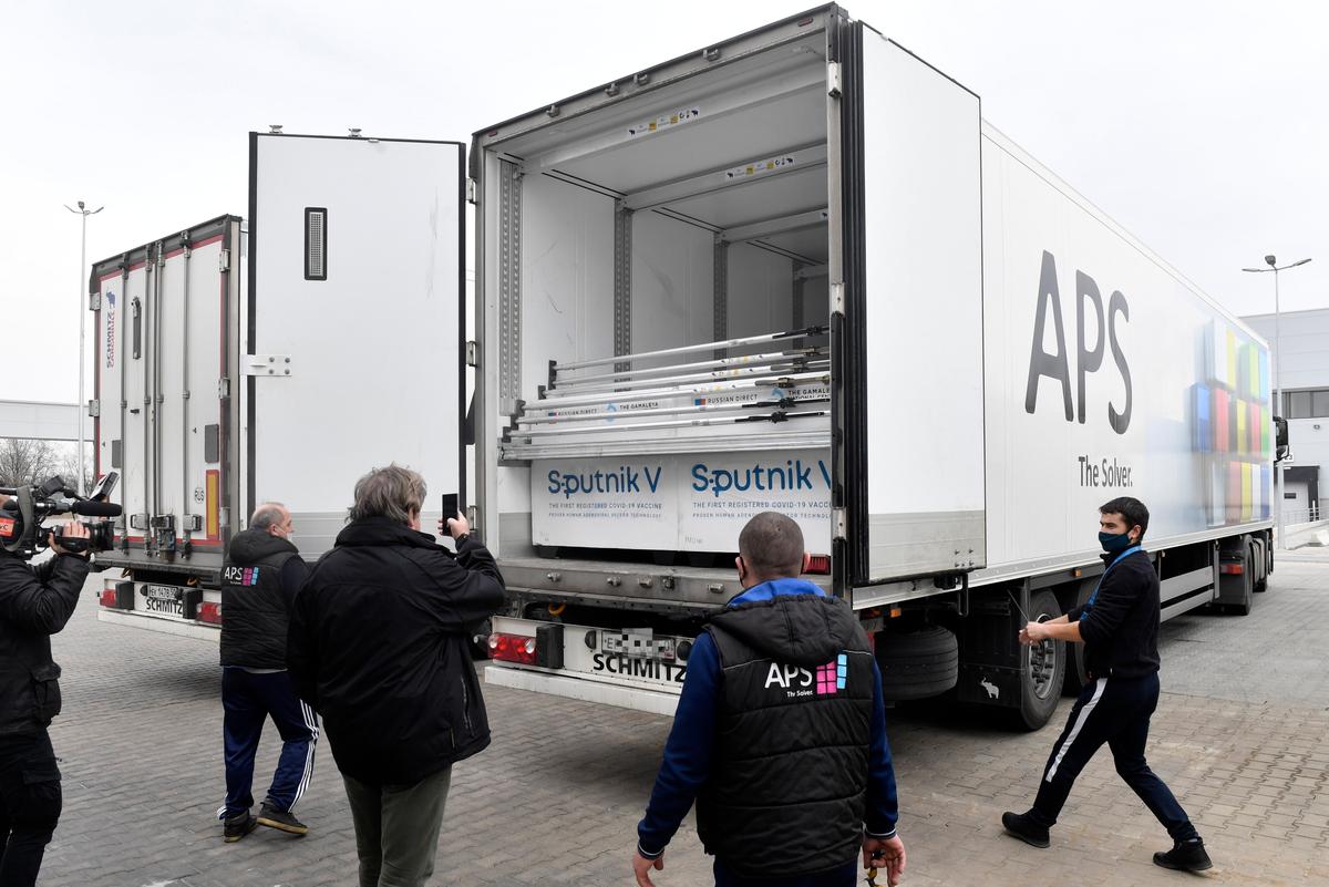 Updates on CCP Virus: UK Reports 5 Cases of Rare Blood Clots in 11 Million AstraZeneca Shots, Continues With Vaccine