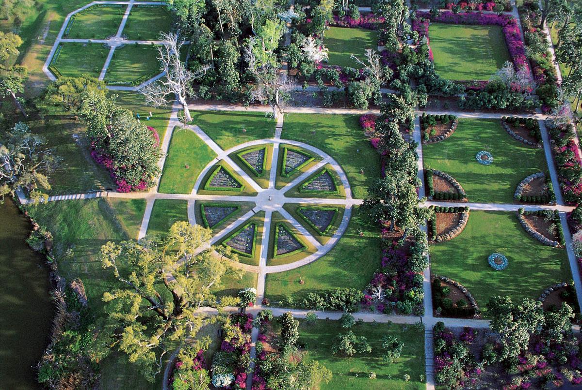 South Carolina’s Low Country: Grand Homes, Complex History