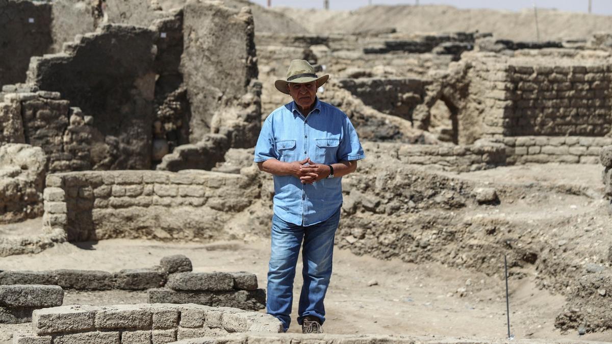 Famed Egyptian Archaeologist Reveals Details of Ancient City