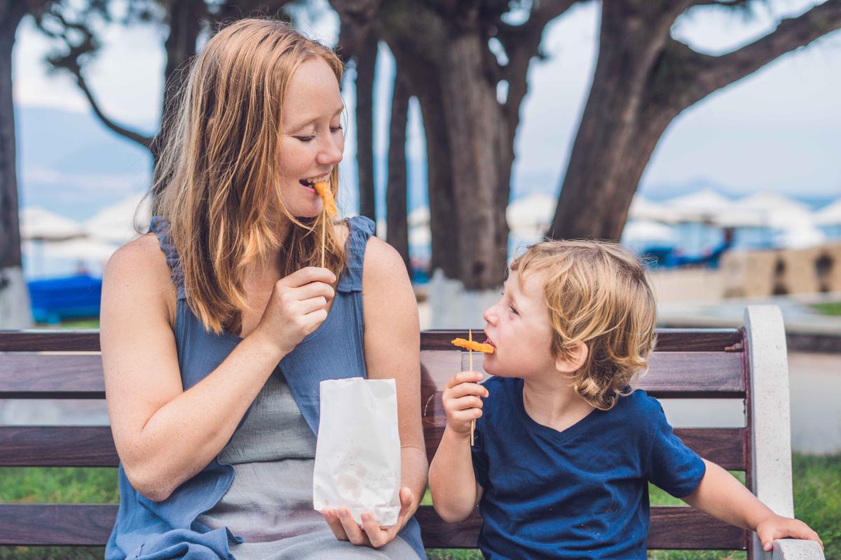 Lifestyle Intervention Helps Low-Income Moms Reduce Fatty Foods