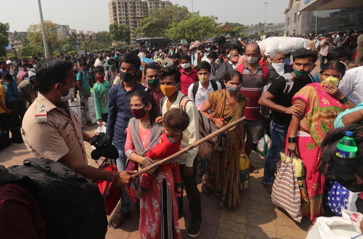 India’s Biggest Cities Shut Down as New COVID-19 Cases Hit 200,000