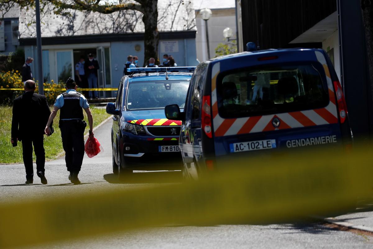 French Policewoman Stabbed by Ex-Prisoner on Potential Threat Watch List