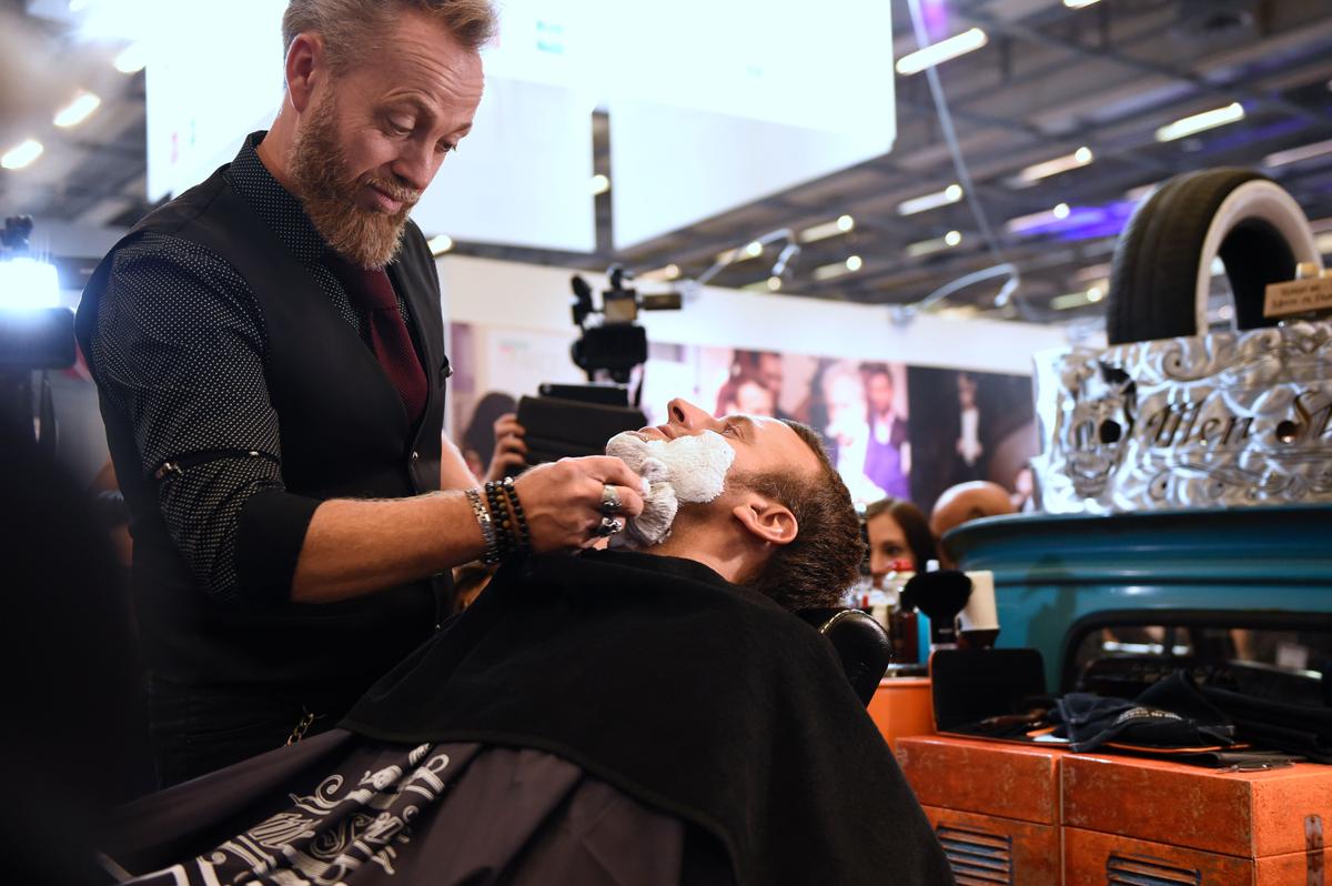 On Taxi Cab Drivers, Barbers, and Learning the Truth