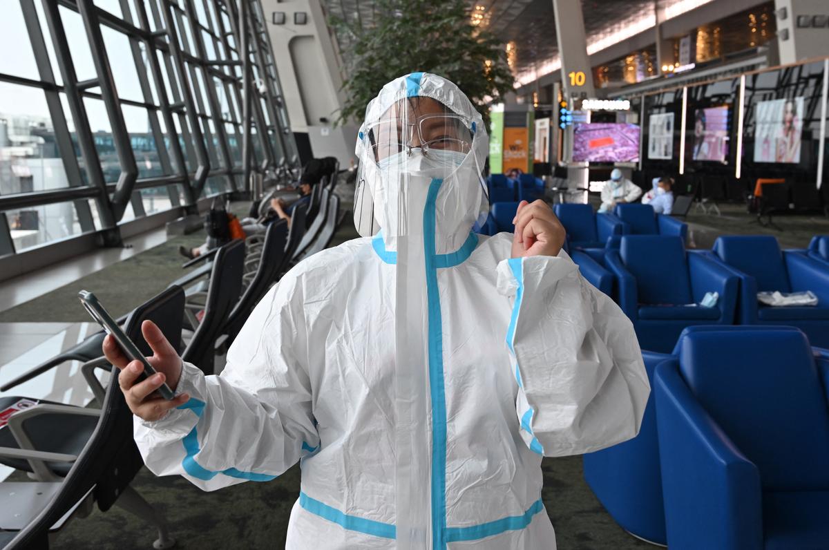 An Uncertain and Hard Trip Back to China Amid Soaring Costs and Strict Rules: Chinese Traveler