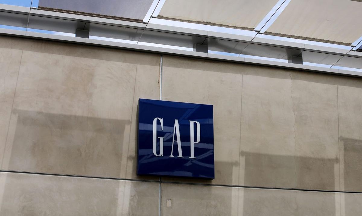 Gap to Sell Stores in France, Italy to Cut Costs in Europe