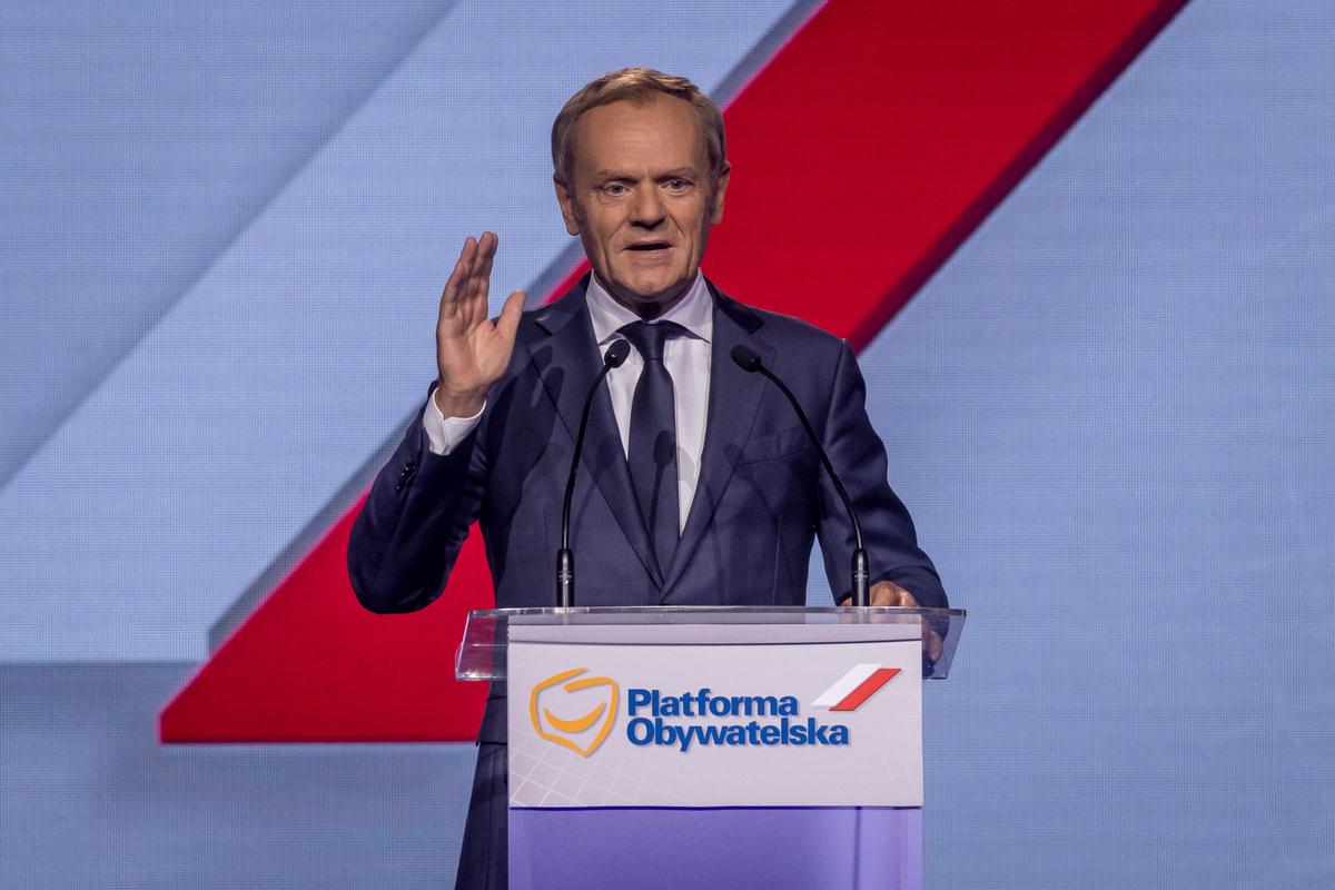 Poland’s Tusk Returns to Frontline, Vowing to Lead Opposition to Victory