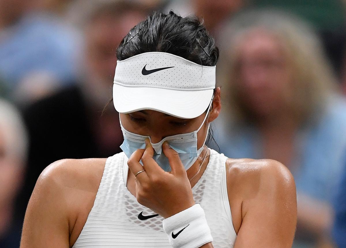 Sports Figures Defend Raducanu Over Wimbledon Exit