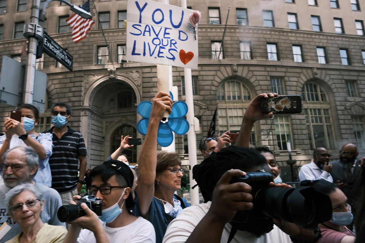 Everyday Heroes Honored in NYC Parade for Front-Line COVID-19 Workers