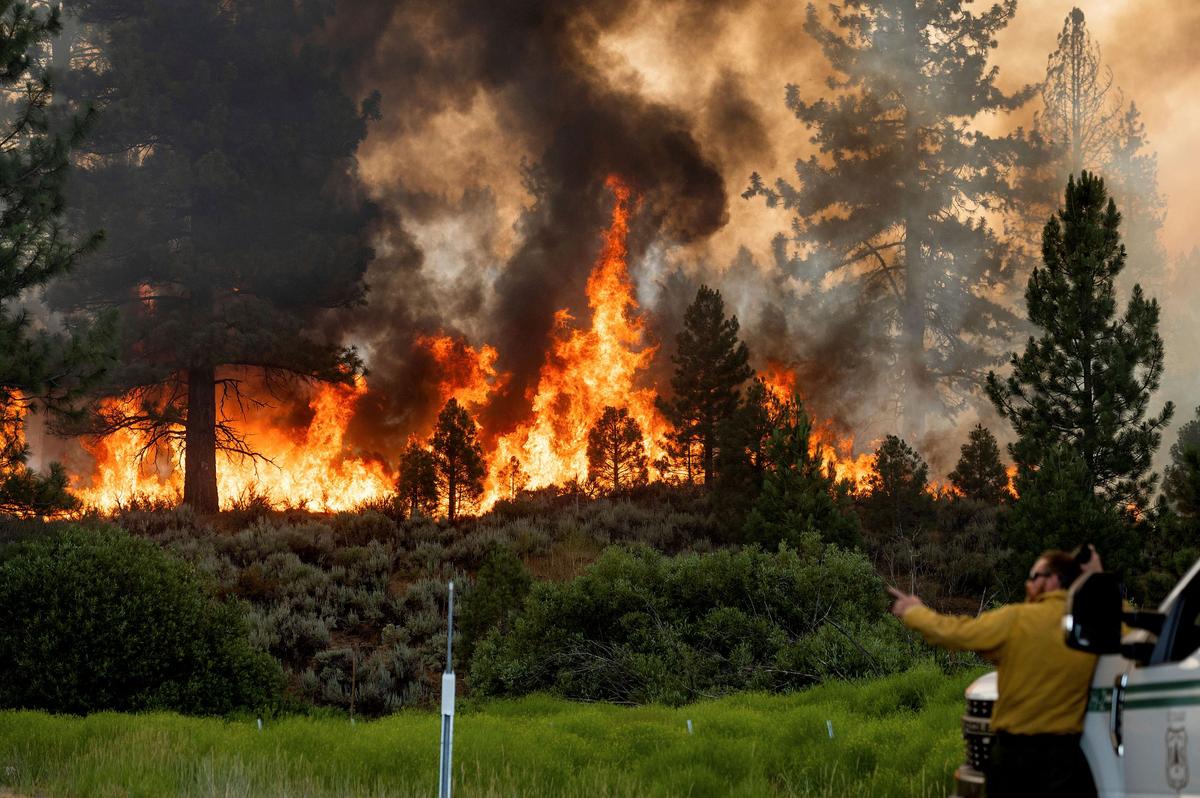 Surging California Wildfire Prompts Nevada Evacuations