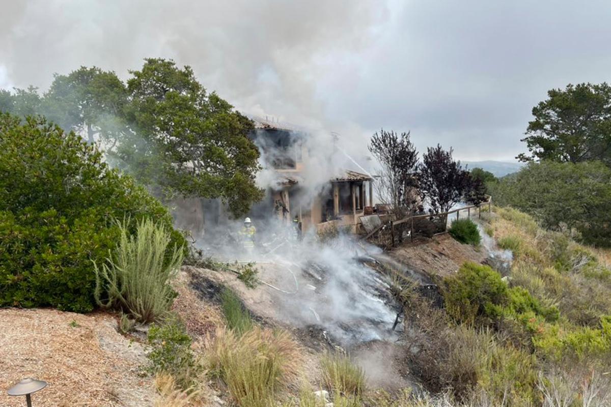 2 Women Killed After Small Plane Crashes Into Empty Home