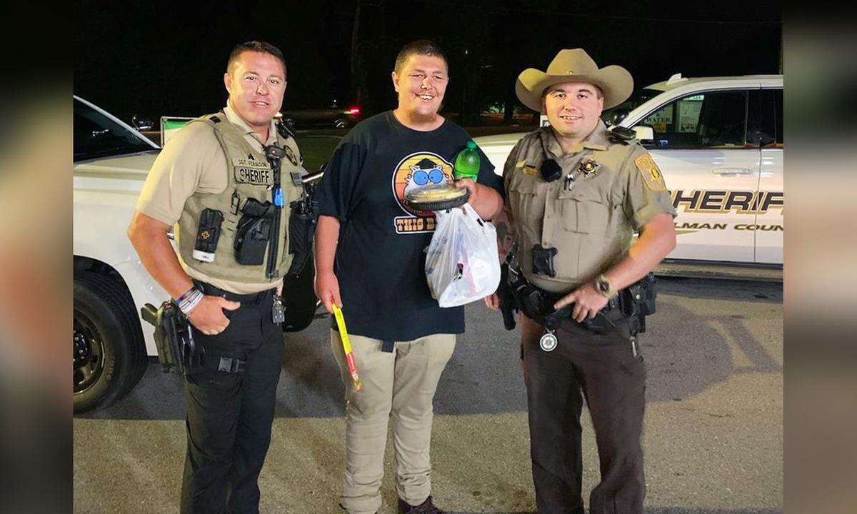 Young Autistic Man Stranded out of State Helped Home by ‘Chain’ of Kind Police Officers in ‘Bizarre Story’