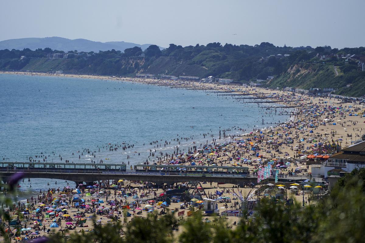 Temperatures to Soar to 33C This Week After Extreme Heat Warning