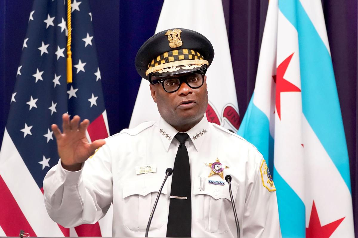 21 Chicago Officers Placed on No-pay Leave for Defying City’s Vaccine Reporting Mandate